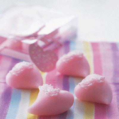 ����������H������T