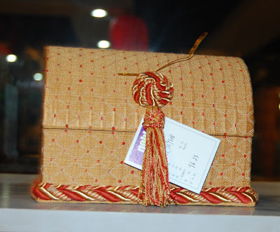 �����(g��)���ռ{С����