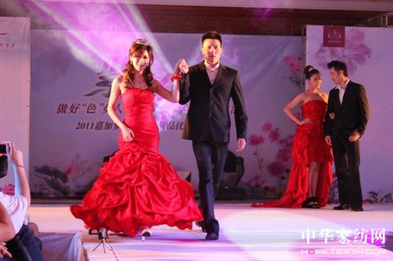 ���á�ɫ��Ů�������ܡ��ʡ�����