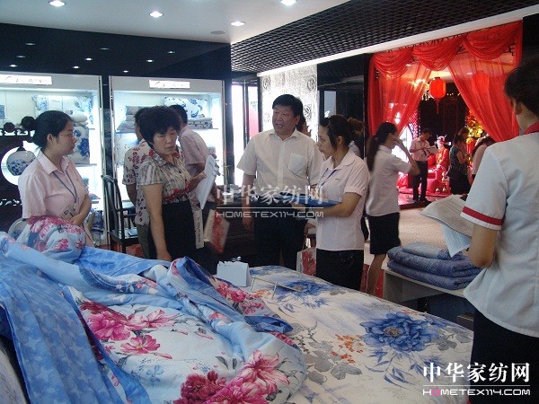 ���m�Ҽ�2011�ﶬ��Ʒӆ؛��(hu�� )���M(j��n)��