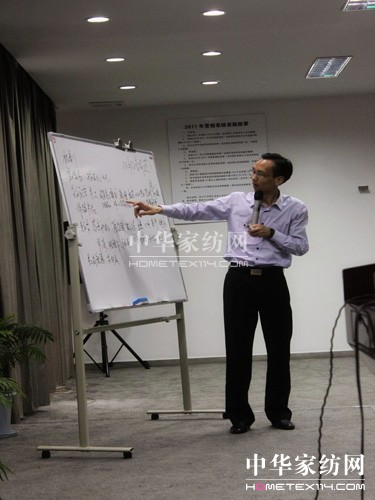 �Pʢ��ռ�I(l��ng)�Ј�(ch��ng)ȺӢ���A(y��ng)