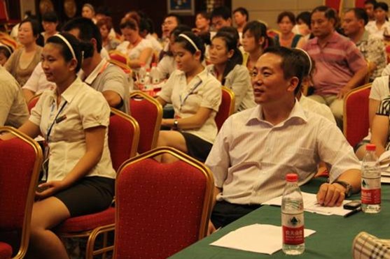 __(chung  )h(i)֮ѼҼM(jn)ЃӖ