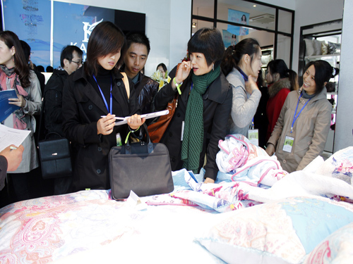 �Pʢ���{�{paisley��׌��(m��ng)���v�w