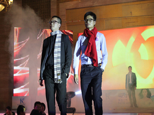 �Pʢ���{�{paisley��׌��(m��ng)���v�w