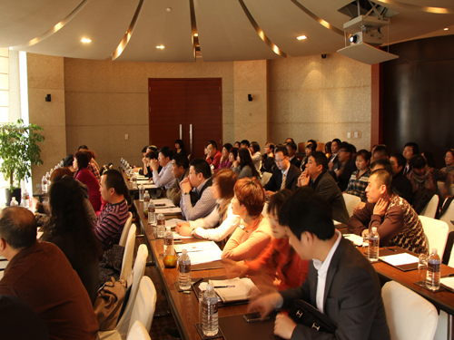 �����ZUCCHI12���ﶬ��Ʒ�b�p��(hu�� )�ڜ����_(k��i)