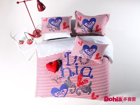 ϲ(i)ƷУɫ֮;L(fng)д