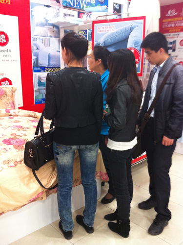 �Pʢ��Ʒ��Ńr(ji��)�M(m��n)�~����iphone4S��