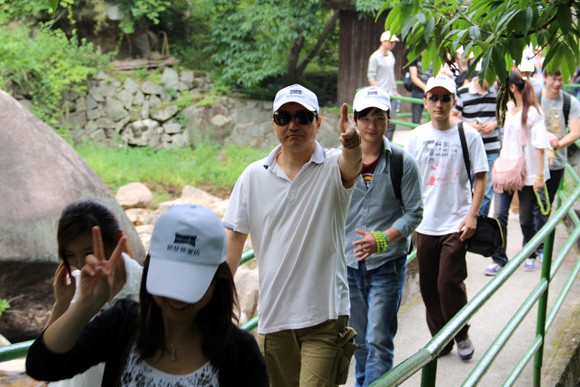 �������M(j��n)���Ӊ�(m��ng)�R�F���չһ����Ӗ�I(y��ng)֮������{��