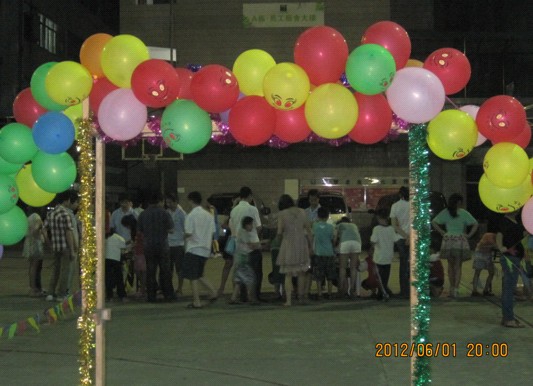 �� �h��(m��ng)•�A��(m��ng)����һ��ͯ���H�ӻ��(d��ng)�A�M(m��n)�Y��