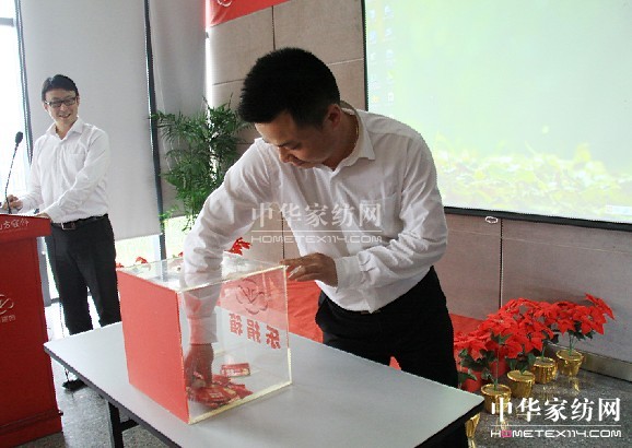 Ϸж32dػݹAM(mn)Ļ