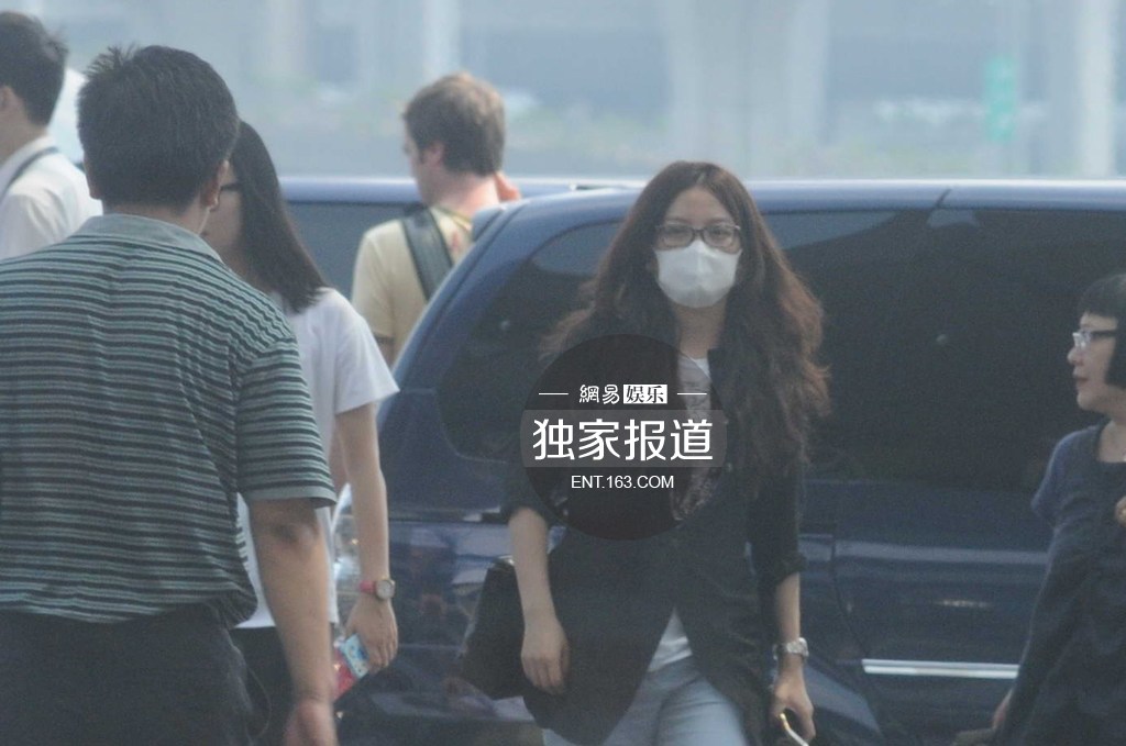 wޱyŮFC(chng)͵ķ_(ki)