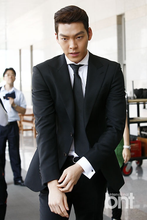 ������2����Ƭ��(ch��ng)�����ȴ�չ�ݼ�