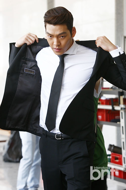 ������2����Ƭ��(ch��ng)�����ȴ�չ�ݼ�