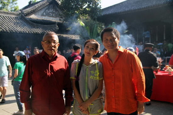 �����µ�һ܊���_(k��i)�C����Ϫ���[����Ů��