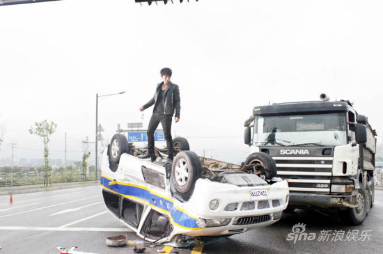 ��TwoWeeks������Ƭ��(ch��ng)��ʻ��ݼ��@ٝ