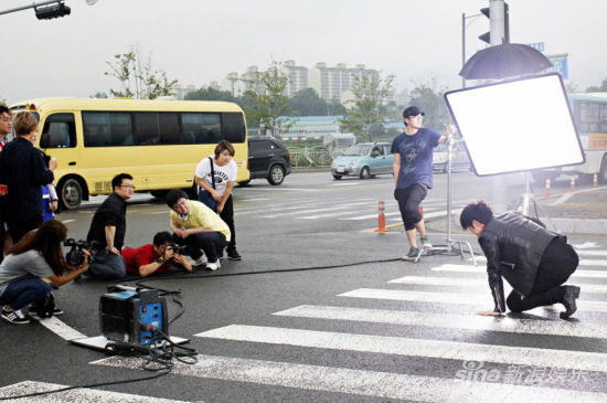 ��TwoWeeks������Ƭ��(ch��ng)��ʻ��ݼ��@ٝ