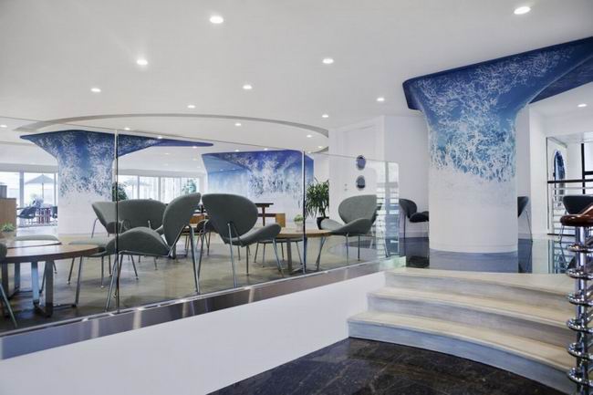 ���Breakers���ȏd