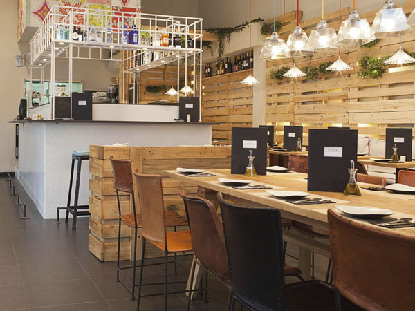 �R����QUBE�͏d