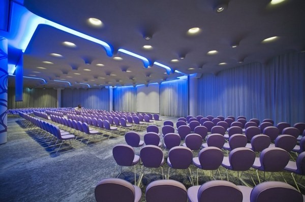 �F��δ��(l��i)�У���������mB4Milano�Ƶ�