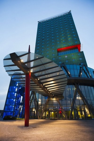 �F��δ��(l��i)�У���������mB4Milano�Ƶ�