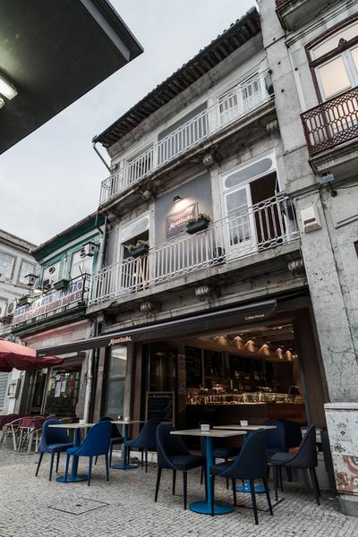 �����DMoustacheCoffeeHouse