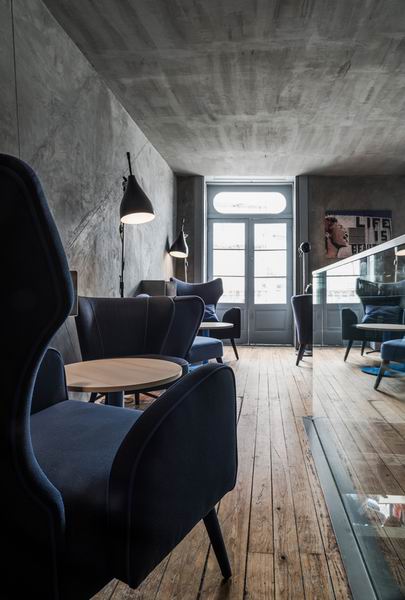 �����DMoustacheCoffeeHouse