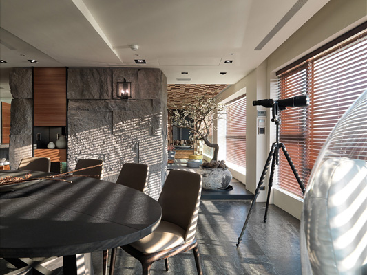 ���������F����լ