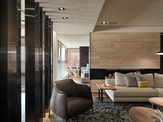 ���������F����լ