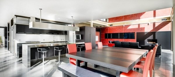 �ƻ�ɫ���c�U���⾳������^סլ�OӋ