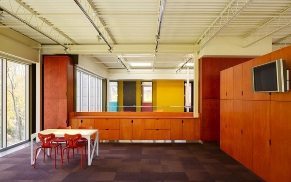 �ƻ�ɫ���c�U���⾳������^סլ�OӋ