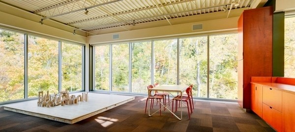 �ƻ�ɫ���c�U���⾳������^סլ�OӋ