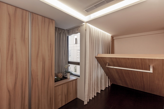 �Ͼ�HouseOfLight