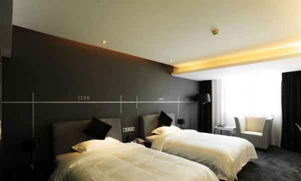 ���(y��ng)�����ؾ��¾Ƶ�