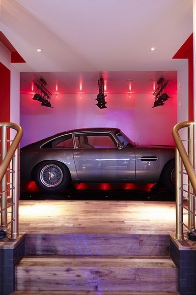 ���ء����𶴡��ĬF������Ԣ�OӋ