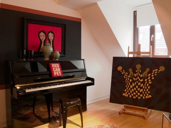 ����һ��Ĳ�ɫ�w�ǣ�����