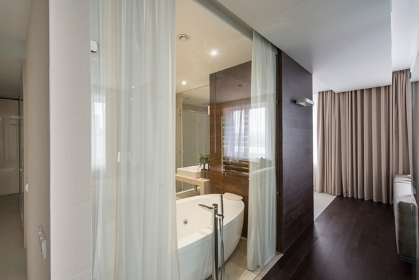 ���I(l��ng)С���޵�60�O��(ji��n)�s����ɫ�{��