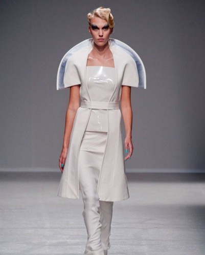 2014�����b�OӋ�����е�δ��(l��i)���x