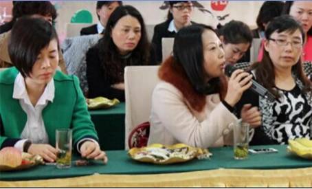 ˍuҼ2015Ʒbp(hu )߽(jng)N(xio)Մ(hu )AM(mn)Y