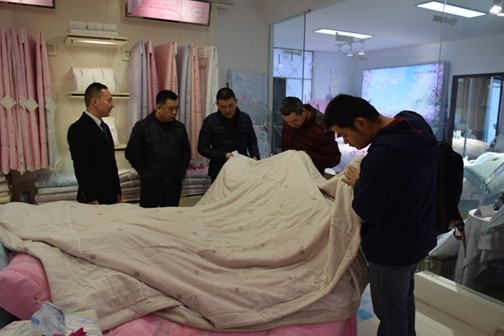 ���A(y��ng)•���𺽡�