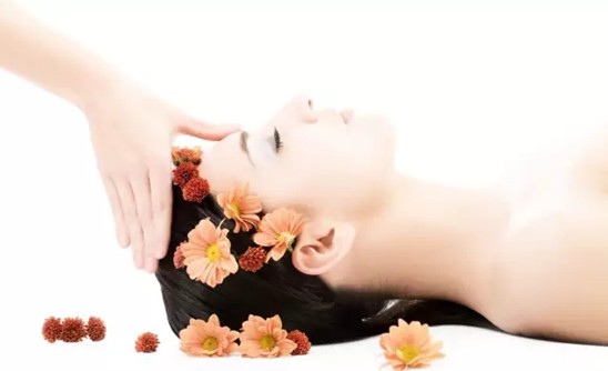 Ů�����@�ӟ��ɵ����z���D��zS+��Ů�����(l��i)��