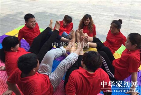 ������ؾ�Ӣ�R������ϵ�＾�l(f��)չ��