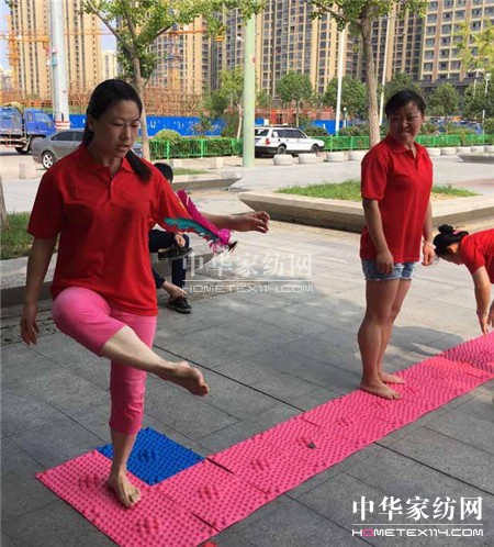 ������ؾ�Ӣ�R������ϵ�＾�l(f��)չ��