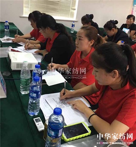 ������ؾ�Ӣ�R������ϵ�＾�l(f��)չ��