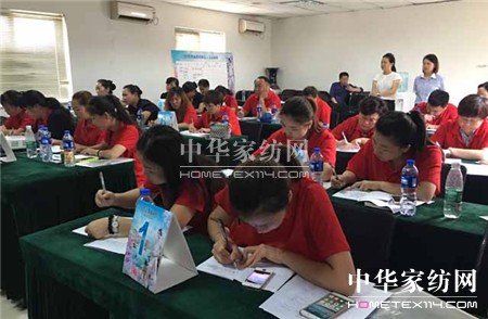 ������ؾ�Ӣ�R������ϵ�＾�l(f��)չ��