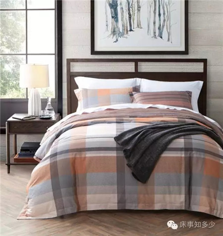 ����Ҽ���һ��ɫ����(l��i)�����ζ���ħ����