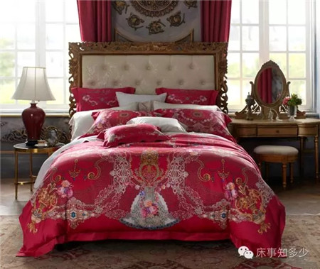 ����Ҽ���һ��ɫ����(l��i)�����ζ���ħ����