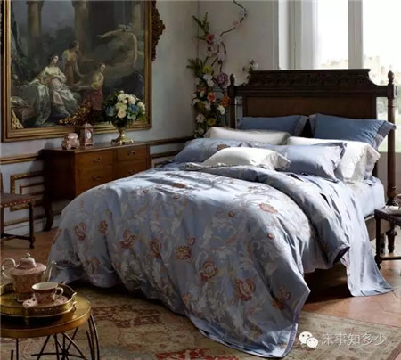 ����Ҽ���һ��ɫ����(l��i)�����ζ���ħ����