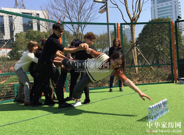 �Pʢ�Ҽ�2017������Ʒȫ��Ѳ����Ӗ��(hu�� )����һվ�ڽ�����ʽ���_(k��i)�Ļ��