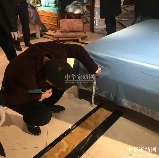 �Pʢ�Ҽ�2017������Ʒȫ��Ѳ����Ӗ��(hu�� )����һվ�ڽ�����ʽ���_(k��i)�Ļ��