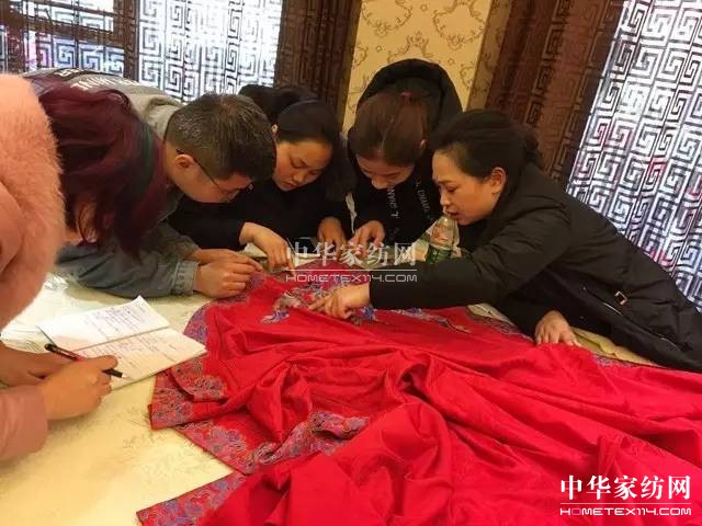 �Pʢ�Ҽ�����������Ӣ�R����ɽ�������@��������